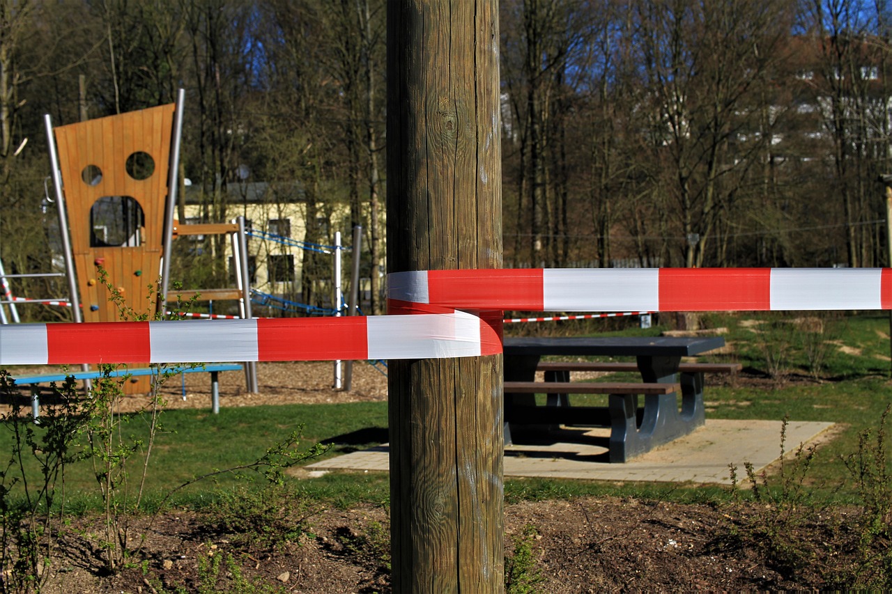 Sperrung des Spielplatzes in der Mühlgasse - Astbruchgefahr