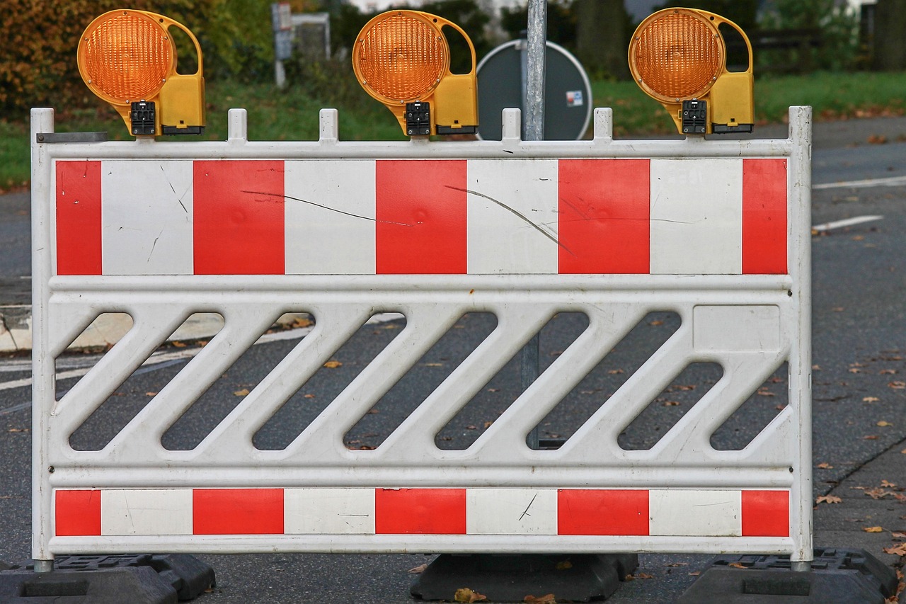 Sperrung des Verbindungsweges zwischen der Nieder-Wöllstädter Straße und der Straße Am Hain