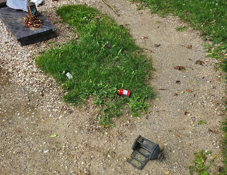 Vandalismus auf dem Friedhof Ilbenstadt 